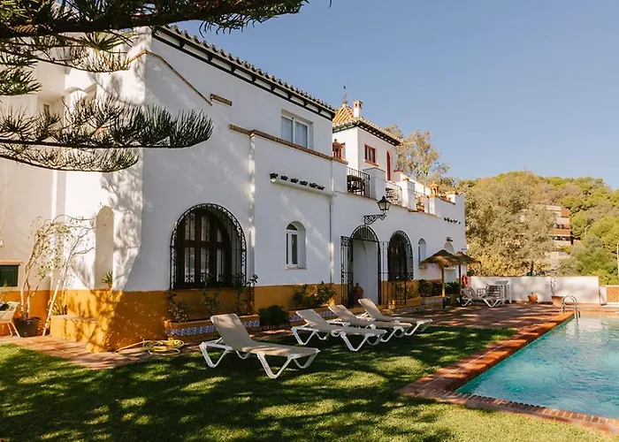 Hacienda Clavero Three Patio * مالقة