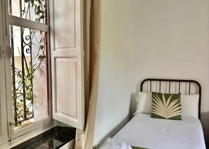 Hacienda Clavero Three Patio * مالقة